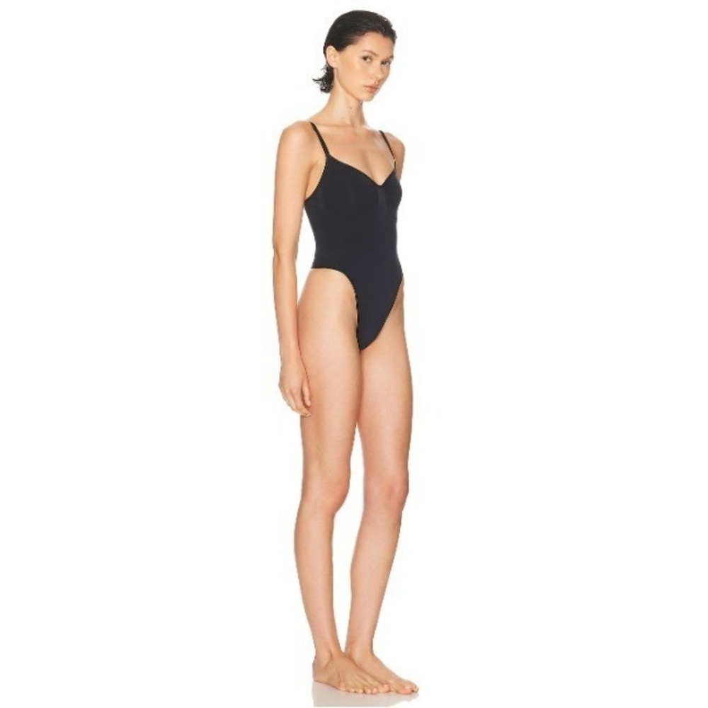 SKIMS Seamless Sculpt Thong Bodysuit Recycled Nylon Seamless Shapewear Sand sz L